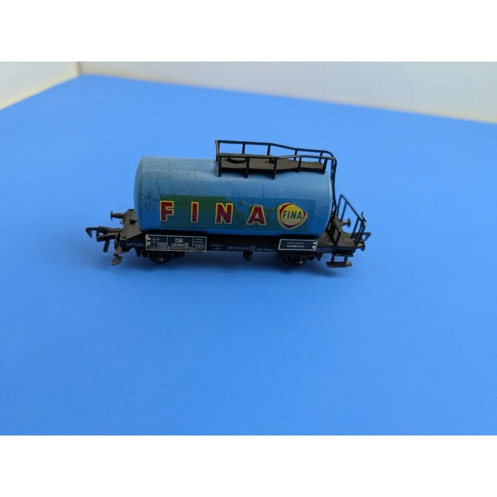 Fleischmann 1475B HO Scale DB Tank Wagon in FINA livery - Epoch iii